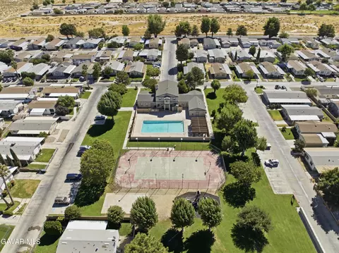 View/Area - 45465 25th St #SPC 171, Lancaster, CA 93535 photo 7 of 8