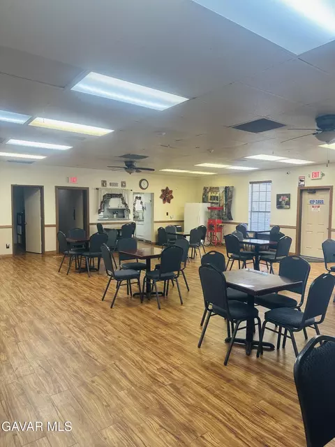 Dining - 45465 25th St #SPC 171, Lancaster, CA 93535 photo 2 of 3