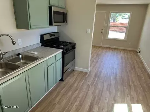 1105 Elizabeth Lake Rd, Palmdale, CA 93551