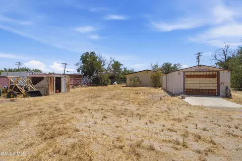 Exterior - 42735 E 2nd St, Lancaster, CA 93535 photo 3 of 3