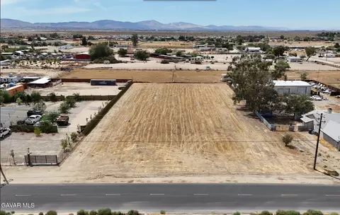 95 Th St E, Littlerock, CA 93543 photo 2
