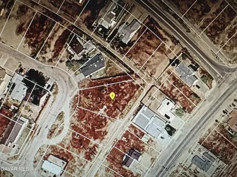 01 Orchid Dr, California City, CA 93505