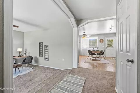 Entry Way - 26001 Cumberland Rd, Tehachapi, CA 93561 photo 1 of 2