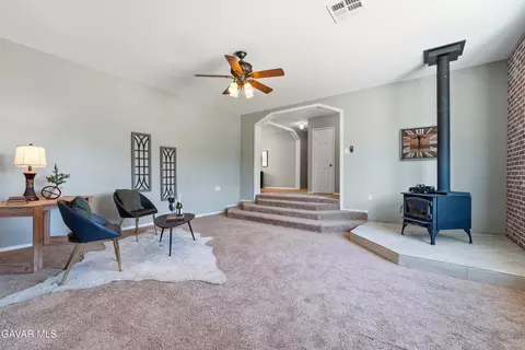 Living - 26001 Cumberland Rd, Tehachapi, CA 93561 photo 1 of 1
