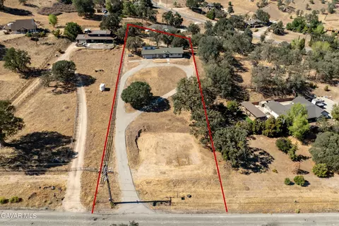 View/Area - 26001 Cumberland Rd, Tehachapi, CA 93561 photo 3 of 7
