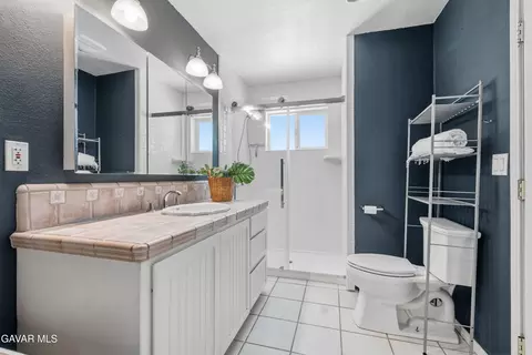 Bath - 26001 Cumberland Rd, Tehachapi, CA 93561 photo 2 of 3