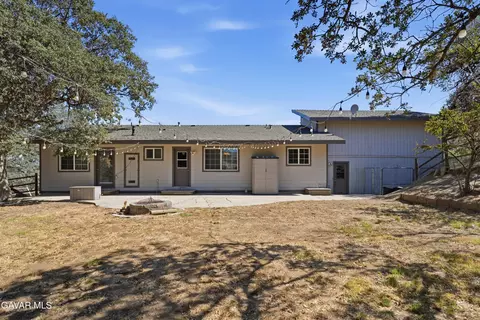 Exterior - 26001 Cumberland Rd, Tehachapi, CA 93561 photo 4 of 6