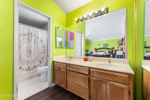 Bath - 37745 49th St, Palmdale, CA 93552 photo 2 of 3
