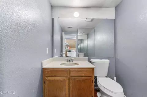 Bath - 37745 49th St, Palmdale, CA 93552 photo 1 of 3