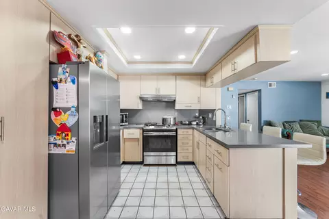 Kitchen - 37745 49th St, Palmdale, CA 93552 photo 4 of 6