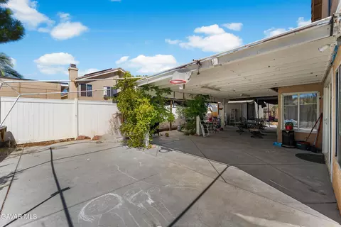 Exterior - 37745 49th St, Palmdale, CA 93552 photo 4 of 7