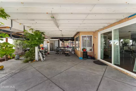 Exterior - 37745 49th St, Palmdale, CA 93552 photo 5 of 7