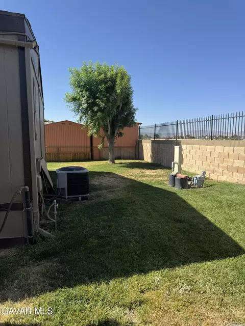 Exterior - 45111 25th St #SPC 25, Lancaster, CA 93535 photo 1 of 6