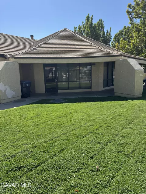 Exterior - 45111 25th St #SPC 25, Lancaster, CA 93535 photo 4 of 6