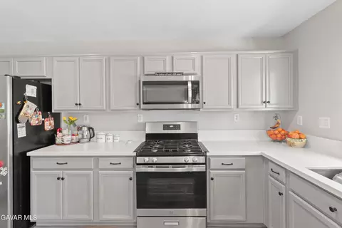Kitchen - 45064 18th St, Lancaster, CA 93535 photo 2 of 3