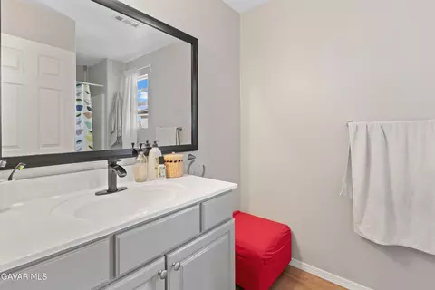 Bath - 45064 18th St, Lancaster, CA 93535 photo 5 of 5