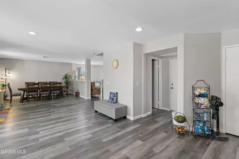 Entry Way - 45064 18th St, Lancaster, CA 93535 photo 1 of 2