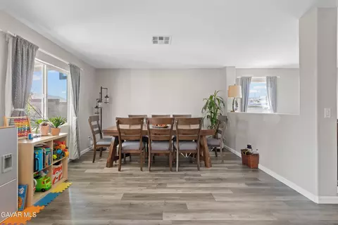 Dining - 45064 18th St, Lancaster, CA 93535 photo 1 of 1
