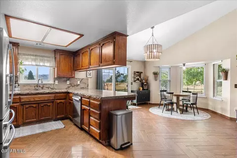 Kitchen - 17741 Churchill St, Tehachapi, CA 93561 photo 1 of 6