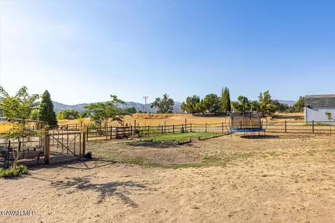 Exterior - 17741 Churchill St, Tehachapi, CA 93561 photo 6 of 12
