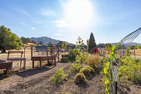 Exterior - 17741 Churchill St, Tehachapi, CA 93561 photo 9 of 12