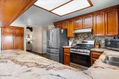 Kitchen - 17741 Churchill St, Tehachapi, CA 93561 photo 3 of 6