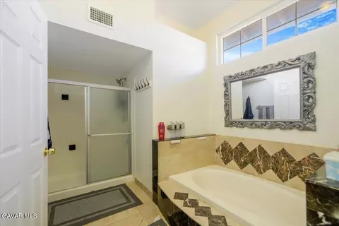 Bath - 37913 53rd St, Palmdale, CA 93552 photo 3 of 3