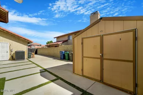 Exterior - 37913 53rd St, Palmdale, CA 93552 photo 4 of 6
