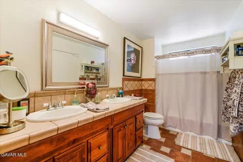 Bath - 37913 53rd St, Palmdale, CA 93552 photo 1 of 3