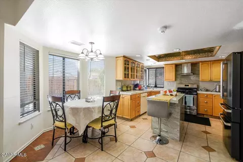 Kitchen - 37913 53rd St, Palmdale, CA 93552 photo 1 of 2