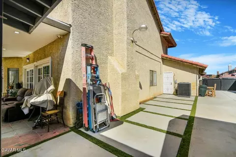 Exterior - 37913 53rd St, Palmdale, CA 93552 photo 5 of 6