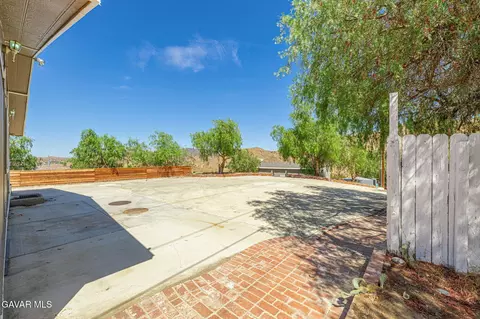 Exterior - 510 E Soledad Pass Rd, Palmdale, CA 93550 photo 17 of 18