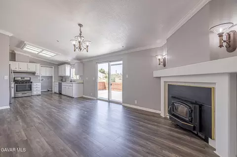 Living - 510 E Soledad Pass Rd, Palmdale, CA 93550 photo 8 of 11