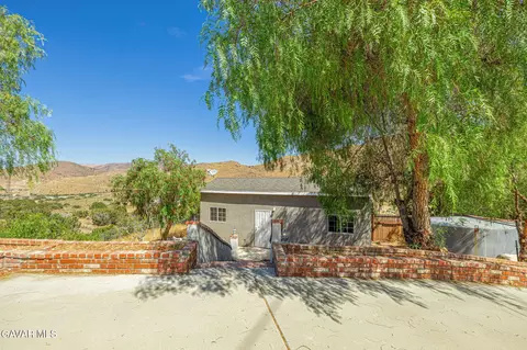 Exterior - 510 E Soledad Pass Rd, Palmdale, CA 93550 photo 3 of 18