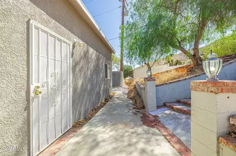 Exterior - 510 E Soledad Pass Rd, Palmdale, CA 93550 photo 4 of 18