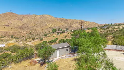 Exterior - 510 E Soledad Pass Rd, Palmdale, CA 93550 photo 16 of 18