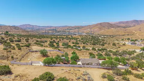 View/Area - 510 E Soledad Pass Rd, Palmdale, CA 93550 photo 3 of 9
