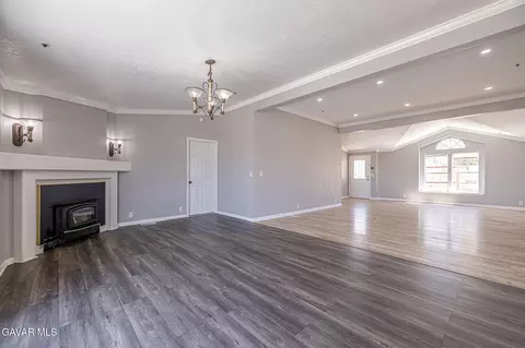 Living - 510 E Soledad Pass Rd, Palmdale, CA 93550 photo 7 of 11
