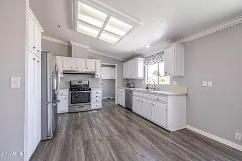 Kitchen - 510 E Soledad Pass Rd, Palmdale, CA 93550 photo 2 of 3