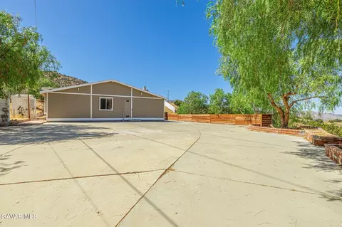 Exterior - 510 E Soledad Pass Rd, Palmdale, CA 93550 photo 2 of 18