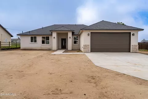Exterior - 18461 Branding Iron Ct, Tehachapi, CA 93561 photo 3 of 5