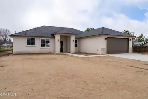 Exterior - 18461 Branding Iron Ct, Tehachapi, CA 93561 photo 2 of 5