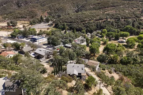 17565 Lone Pne, Lake Hughes, CA 93532