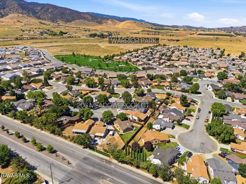 View/Area - 206 Meadowbrook Ct, Tehachapi, CA 93561 photo 3 of 6