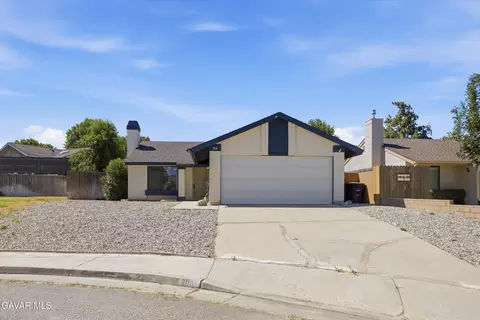 Exterior - 206 Meadowbrook Ct, Tehachapi, CA 93561 photo 4 of 7