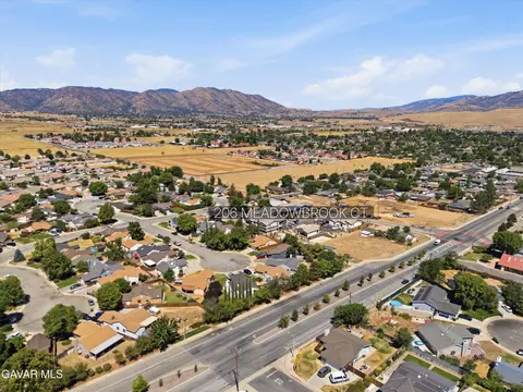 View/Area - 206 Meadowbrook Ct, Tehachapi, CA 93561 photo 4 of 6