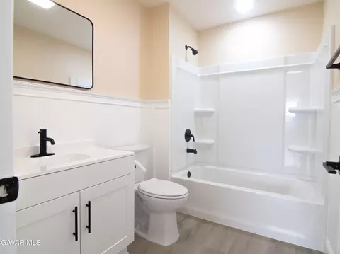 Bath - 40906 E 159th St, Lake Los Angeles, CA 93535 photo 1 of 3