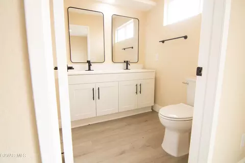 Bath - 40906 E 159th St, Lake Los Angeles, CA 93535 photo 2 of 3