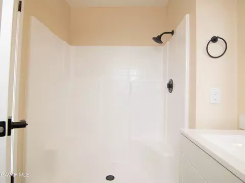 Bath - 40906 E 159th St, Lake Los Angeles, CA 93535 photo 3 of 3