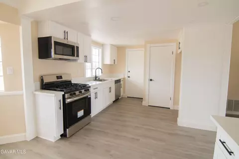Entry Way - 40906 E 159th St, Lake Los Angeles, CA 93535 photo 1 of 2